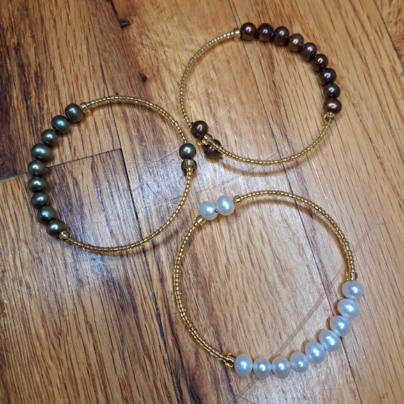 Set of six bracelets ✨️ Stretchy beaded bracelets with faux freshwater pearls - Picture 3 of 7